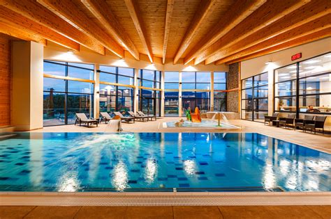 Snímka moderného wellness centra s relaxačnými zónami