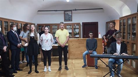 Školská kapela hrá na vianočnom programe