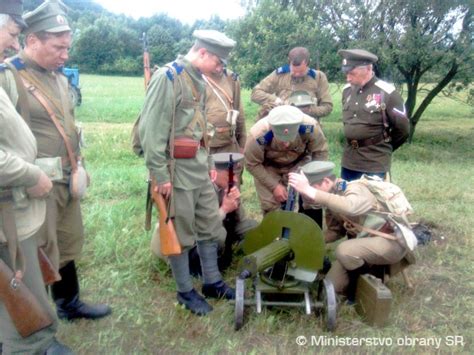 Historická rekonštrukcia bojov počas osláv SNP