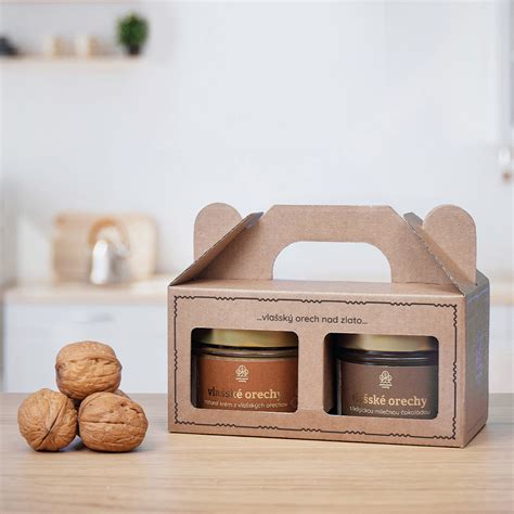 Fotografia domáceho pečiva v tvare sŕdc a personalizovaného darčekového balenia