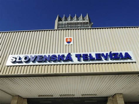 Budova STV s nápisom Slovenská televízia