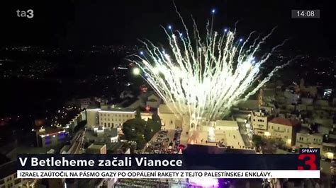 Vianočný stromček pred Chrámom Narodenia Pána v Betleheme