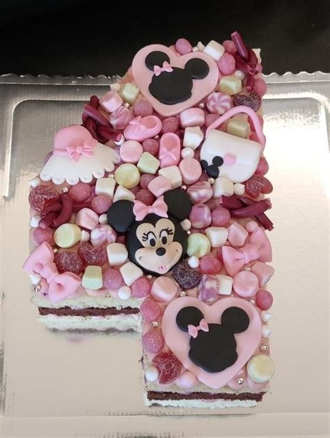 Inšpirácia: Torty v tvare číslic (Number Cake)