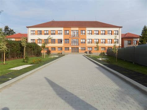 Tematické foto: Základná škola Kláry Jarunkovej v Podbrezovej