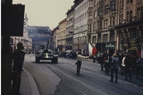 Tematické foto: tanky Varšavskej zmluvy v uliciach Prahy, august 1968