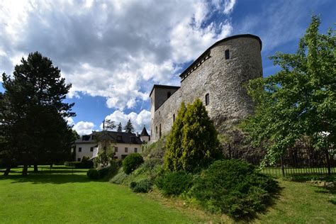 Romantická fotografia hradu a kaštieľa GrandCastle Liptovský Hrádok