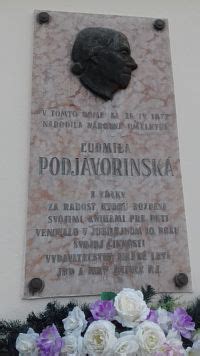 Pamätná doska alebo dobová fotografia Eugena Kossowa a budovy Dómu sv. Martina v Bratislave