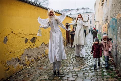 Fotografia: Anjeli na chodúľoch počas vianočného vystúpenia