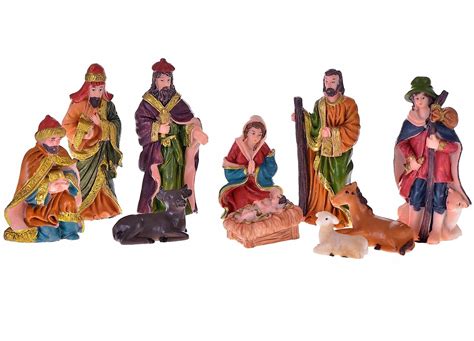 Historická dielňa rezbára s drevenými figúrkami do betlehemu