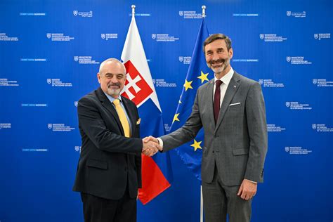 ilustračné foto svadobného obradu s medzinárodným párom v Spojenom kráľovstve