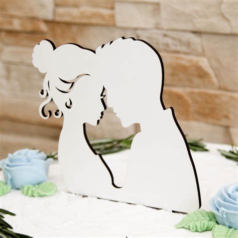 Tematické foto: mladomanželia jedia svadobnú polievku