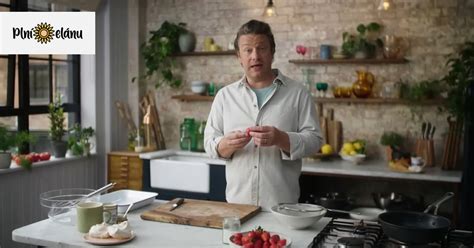 Jamie Oliver varí v kuchyni s dôrazom na čerstvé suroviny