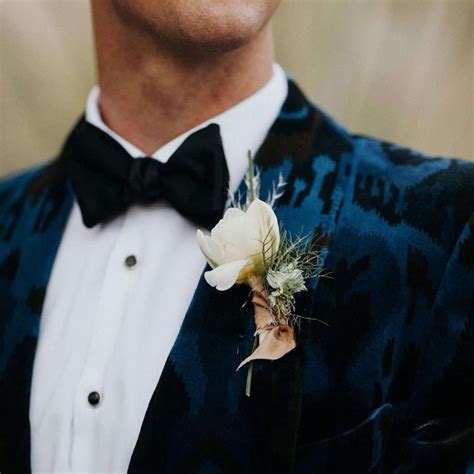 Ilustračná fotografia ženícha v elegantnej svadobnej veste