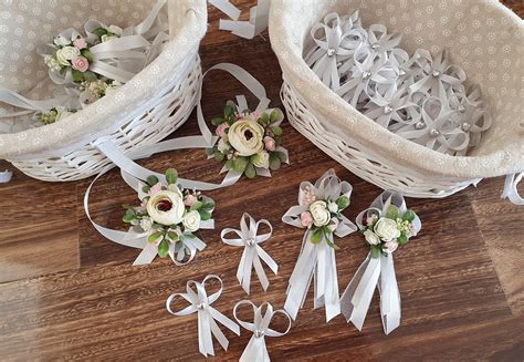 Ukážka rôznych svadobných viest a doplnkov