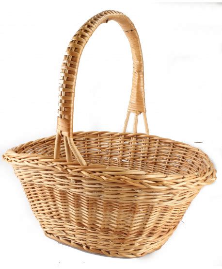 Väčší záber na ručne pletený prútený Veľkonočný košík s látkovou výplňou