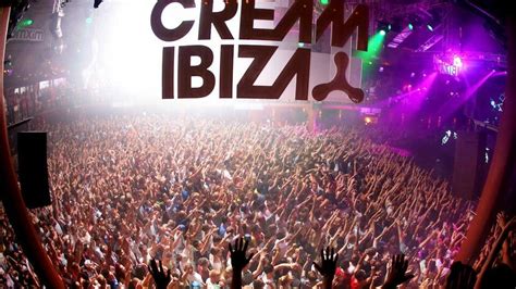 Davy ľudí na Cream party v Hï Ibiza