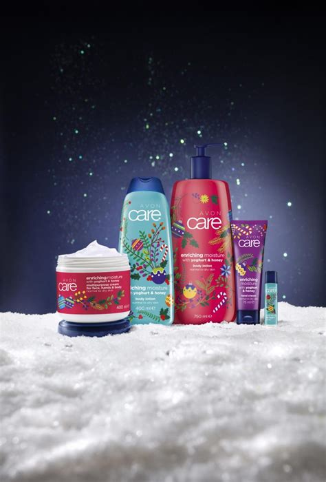 Produktové foto: vianočná limitovaná edícia Avon Care s avokádom