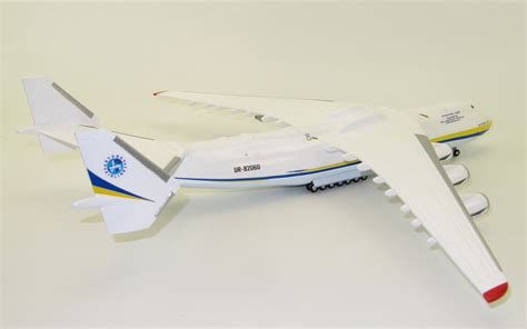 Ilustračná fotografia modelu lietadla na skladanie