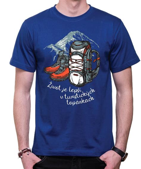 ilustrácia turistických mačiek na topánkach