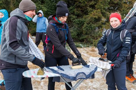 skupina turistov na vrchole Vtáčnika