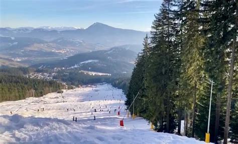 Zimná panoráma Oravy a lyžiarskeho strediska Kubínska hoľa