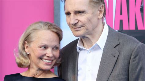 Archívna fotografia mladého Liama Neesona v divadelnom prostredí