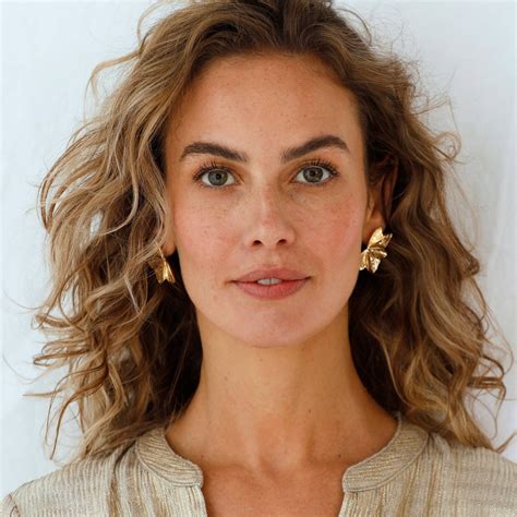 Schéma skladania okvetných lístkov kanzashi