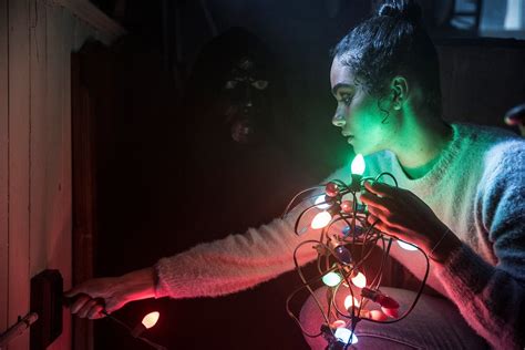 Scéna z filmu Čierne Vianoce (Black Christmas 2019) so študentkami