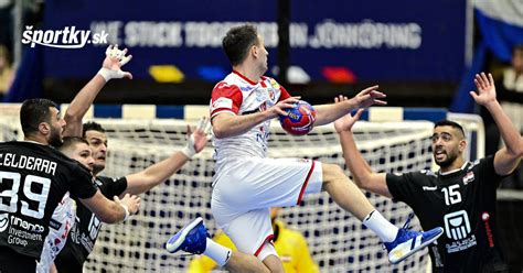 archívna fotografia troch bratov Lukošíkovcov v hádzanárskych dresoch