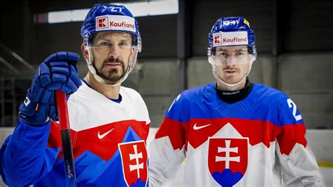 fotografia Andreja Lukošíka v drese slovenskej reprezentácie