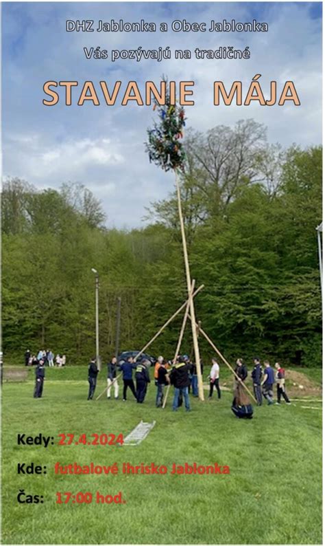 Fotografia tradičného stavania mája v obci