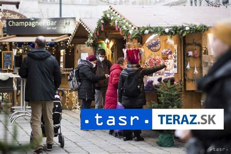 ilustračné foto: inšpektor SOI pri kontrole cien na vianočnom trhu