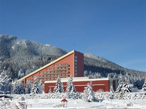Záber na exteriér hotela SOREA MÁJ situovaného v malebnom prostredí Jánskej doliny