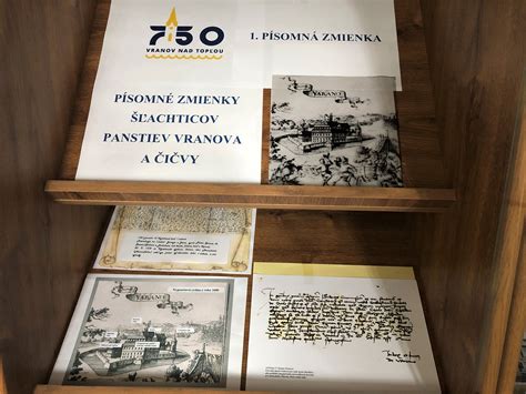 Fotografia interiéru kaštieľa počas obdobia devastácie alebo archívne zábery z 50-70. rokov.