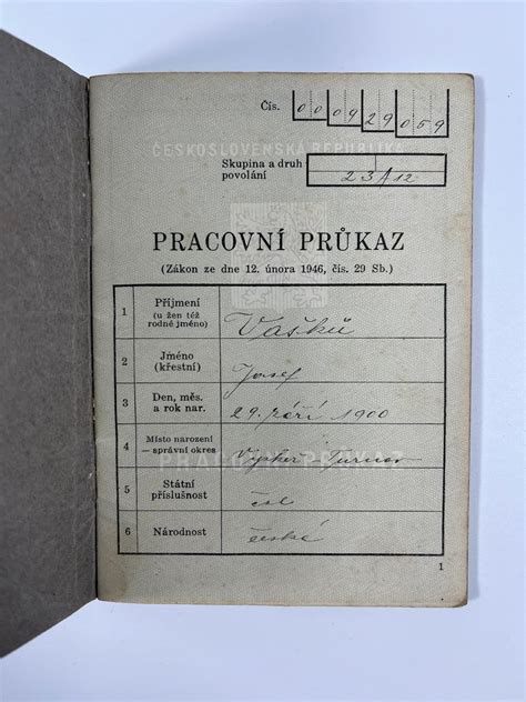 Starý cirkevný dokument v latinčine s cyrilskými podpismi