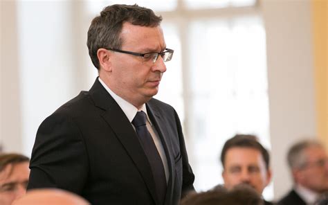 Viktor Stromček počas prevzatia osvedčenia o zvolení za poslanca Národnej rady SR